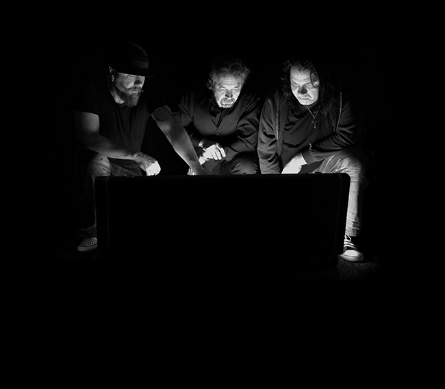 wishing well - chasing - pìcture